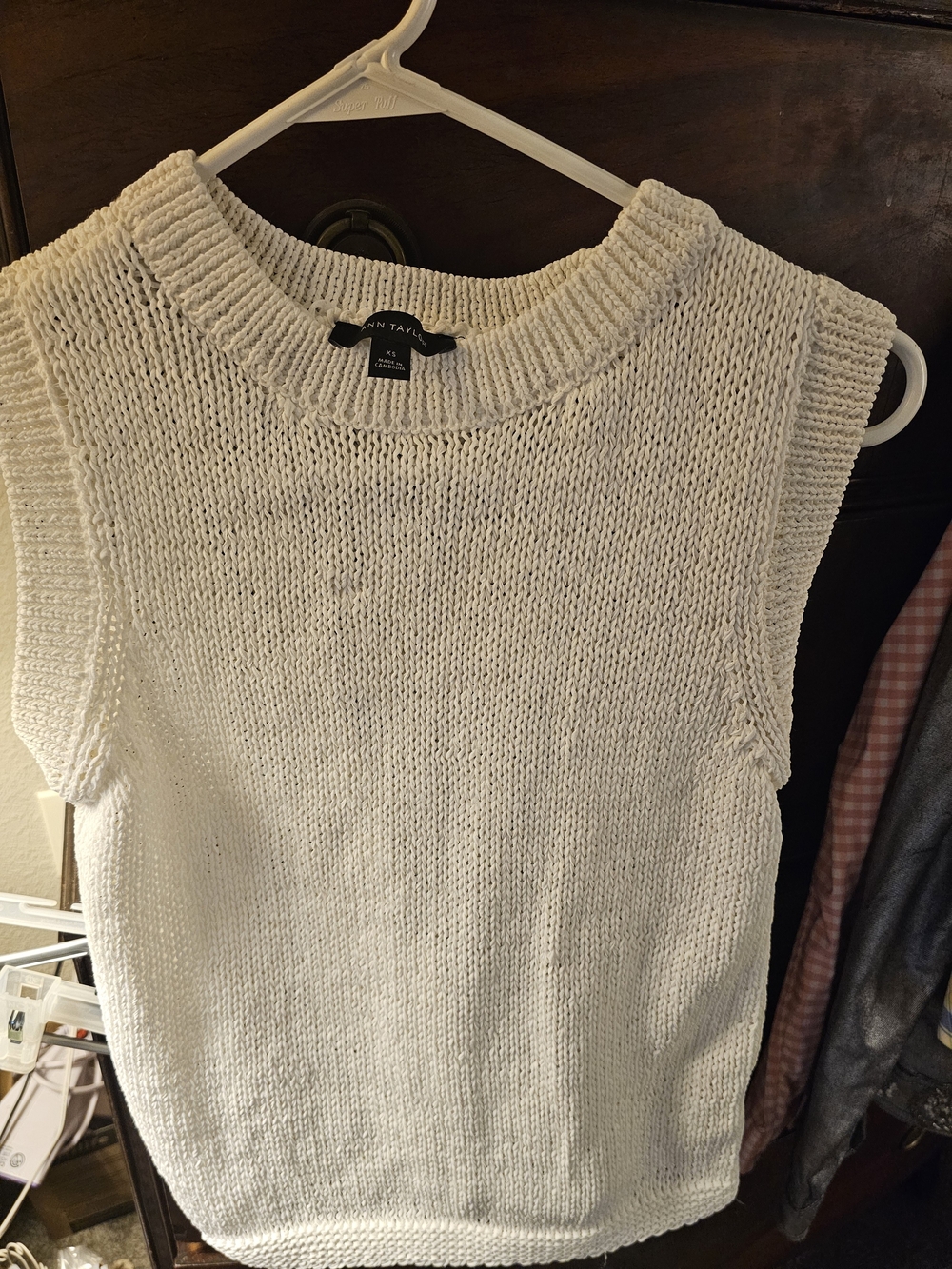 Ann Taylor White Knit Sleeveless Sweater